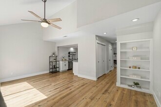 Building Photo - 1063 Country Pl Dr