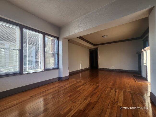 Foto del edificio - 5810 W Erie St