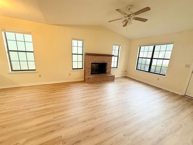Building Photo - 3417 Sedona Loop