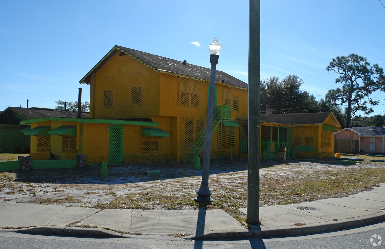 Building Photo - 1416 28th St S