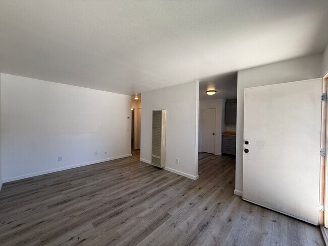 Foto del edificio - Palmdale Apartment 2 bedroom