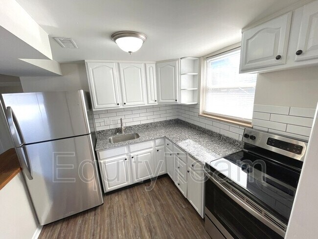 Building Photo - 3941 Webster Ave