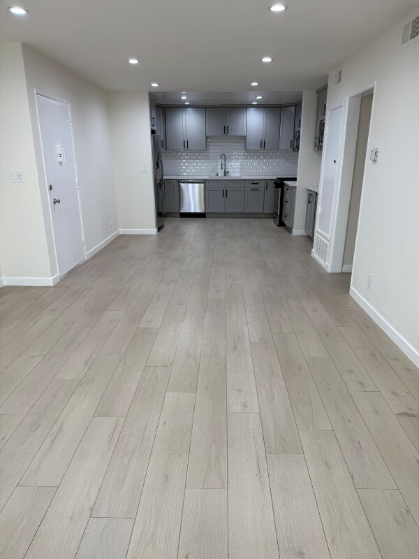 Foto del edificio - 711 Westmount Dr