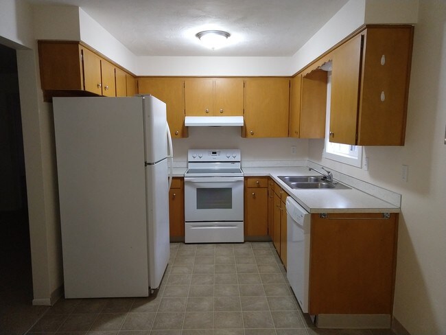 Building Photo - 694 Arleta Pl NE