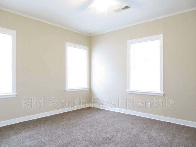 Building Photo - 1249 Worthington St