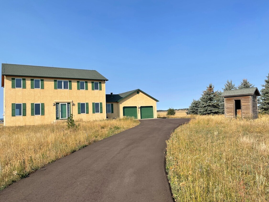 Foto principal - 18250 Black Forest Rd