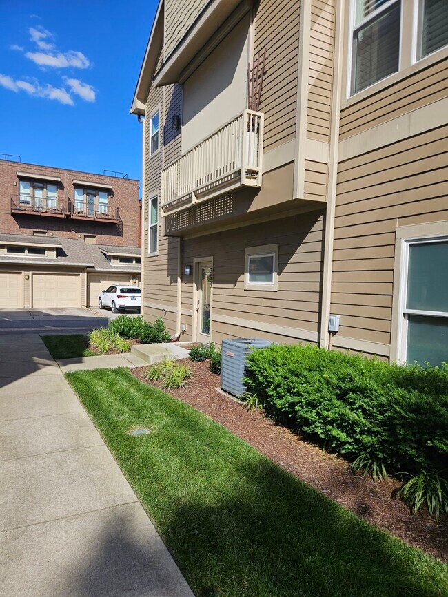 Foto del edificio - 393 Monroe St