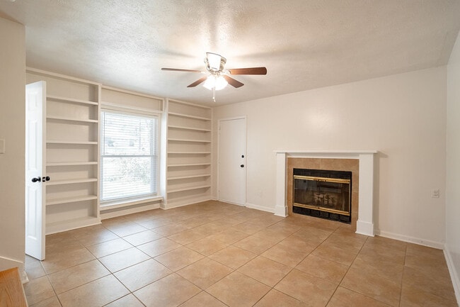 Foto del edificio - 3444 Briar Branch Trail