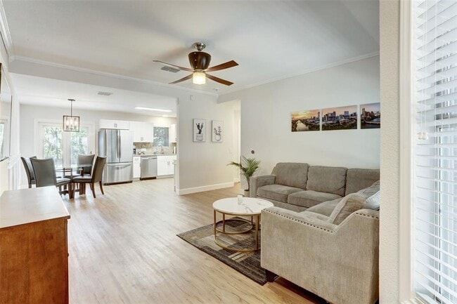 Foto del edificio - 4802 Walden Cir