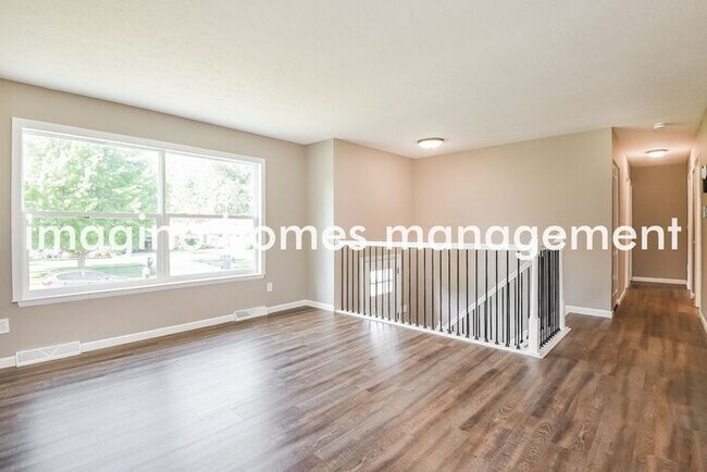 Foto del edificio - 7881 Driftwood Drive