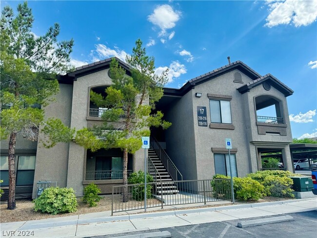 Foto del edificio - 8250 N Grand Canyon Dr