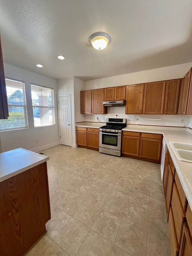 Building Photo - 1518 Iratcabal Drive