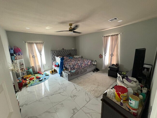 Foto del edificio - 1238 Rd 57211