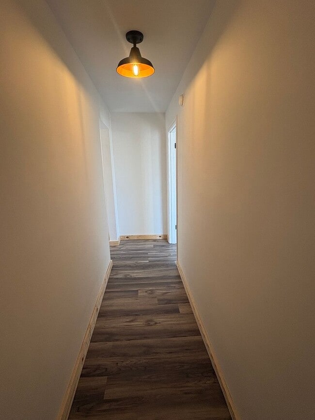 Building Photo - 502 W Lexington Ave