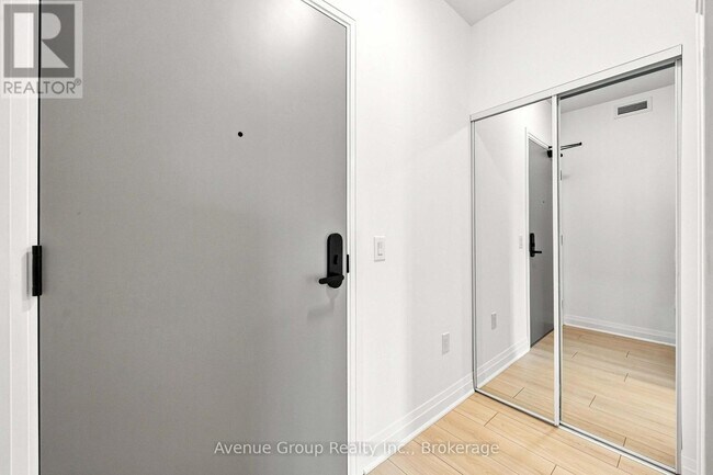 Building Photo - 700 Sheppard Ave W