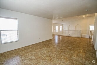 Building Photo - 179 Flying Hills Ave