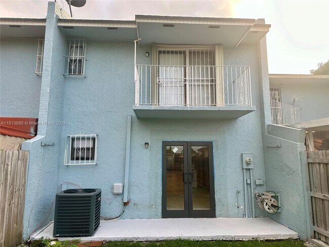 Building Photo - 3826 SW 107th Ave
