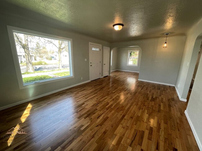 Foto del edificio - Fully Remodeled Single-Family Home
