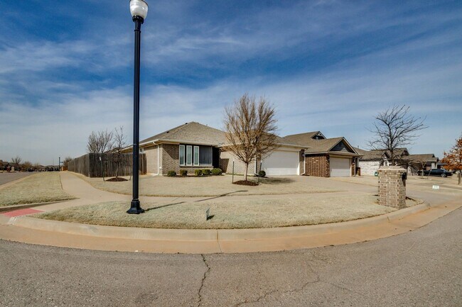 Foto del edificio - Corner lot in Deer Creek schools