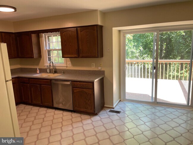 Building Photo - 10278 Colony Park Dr