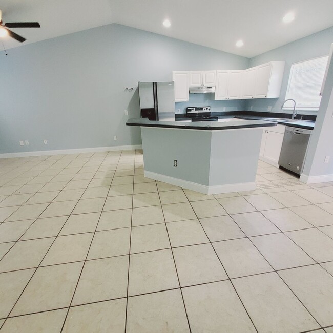 Photo - 777/779 Bedford Drive Apartment