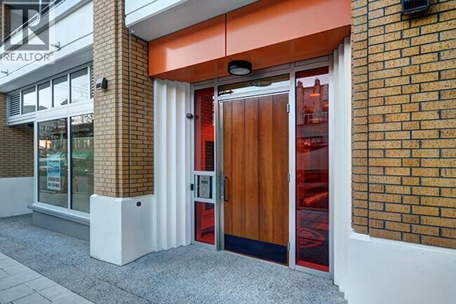 Building Photo - 231-231 E Pender St