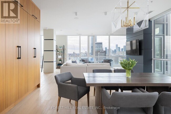 Photo du bâtiment - 199 Richmond St W