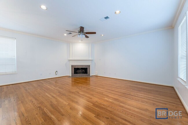 Building Photo - 908 Cohn St