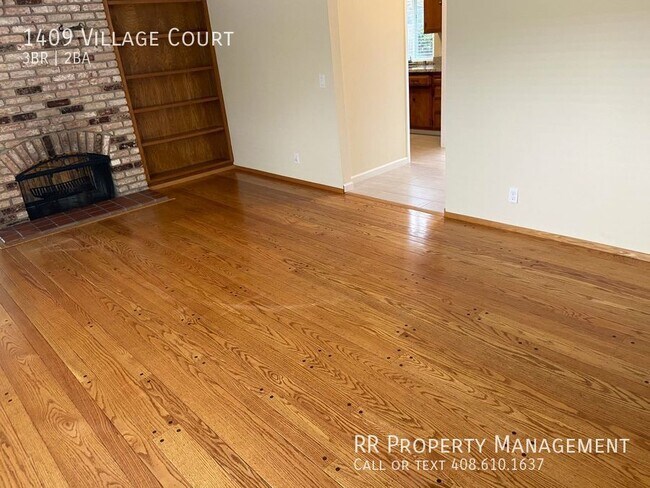 Foto del edificio - Spacious Duplex in Great Mountain View Area!