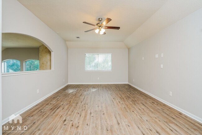 Foto del edificio - 1003 Summer Wood Blvd