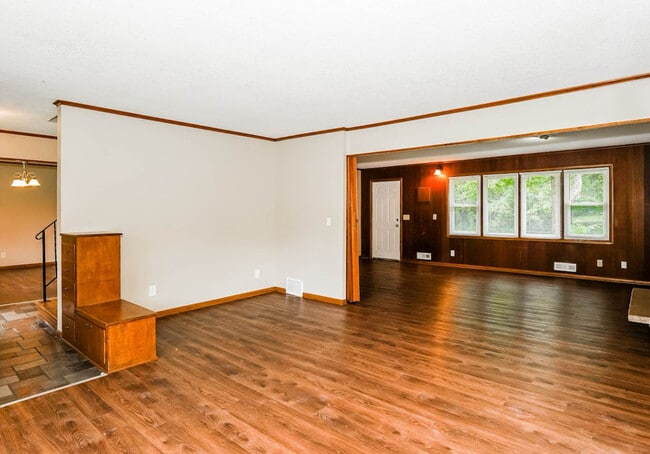 Building Photo - 2300 Zenith Ave N