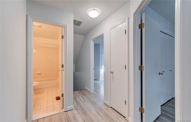 Building Photo - 59 Bramley Ct