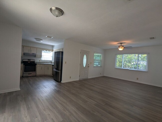 Foto del edificio - 2 bedroom/ 2 bath in Turkey Creek Forest