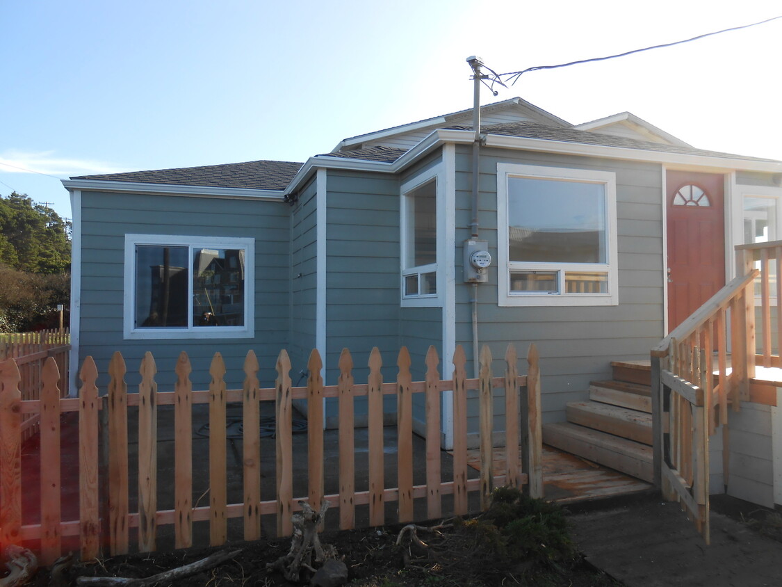 Primary Photo - 2 Bedroom Cottage - close to the ocean!