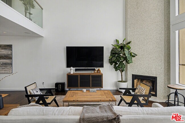 Foto del edificio - 720 Huntley Dr