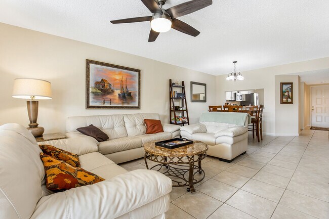 Building Photo - 7794 Esmeralda Way
