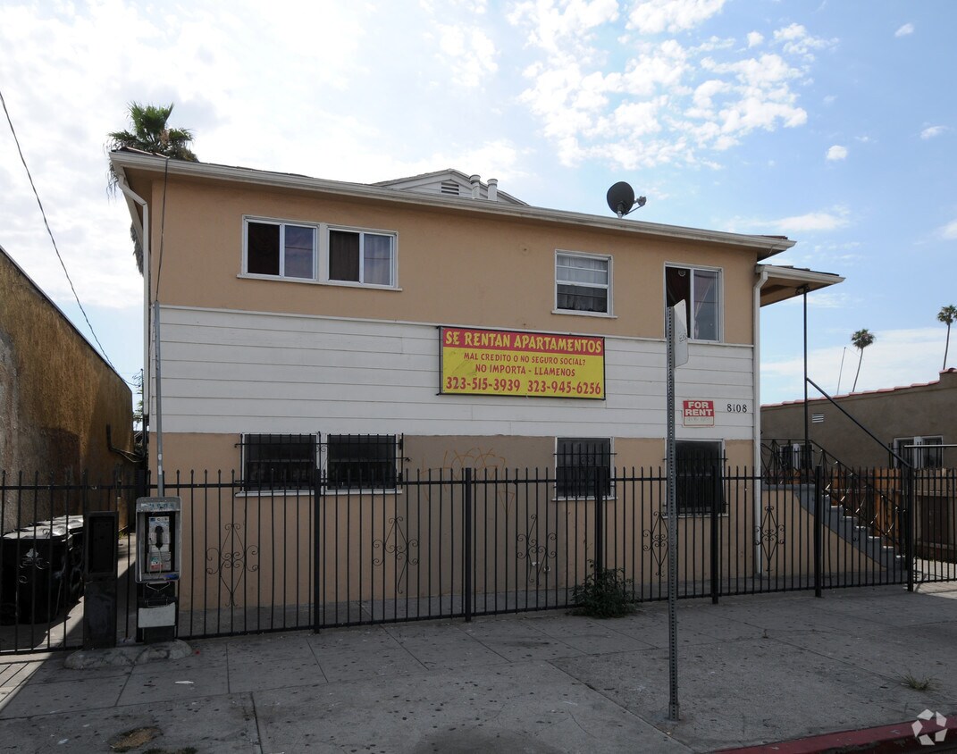 Building Photo - 8108 S Hoover St