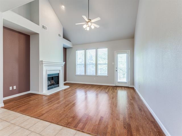 Building Photo - 2728 Tangerine Ln