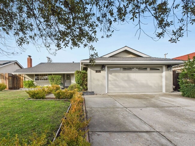 Stunning Turnkey Home in Cambrian! - Stunning Turnkey Home in Cambrian!