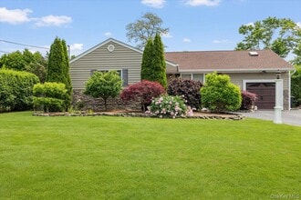 Building Photo - 13 Colonial Ln