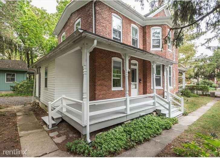 Primary Photo - 113 N Main St