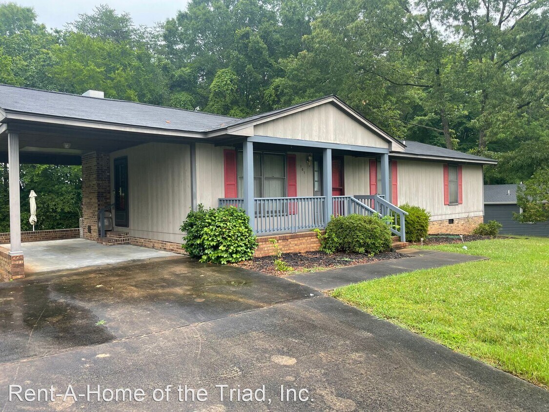 Primary Photo - 3 br, 2 bath House - 107 Taft St