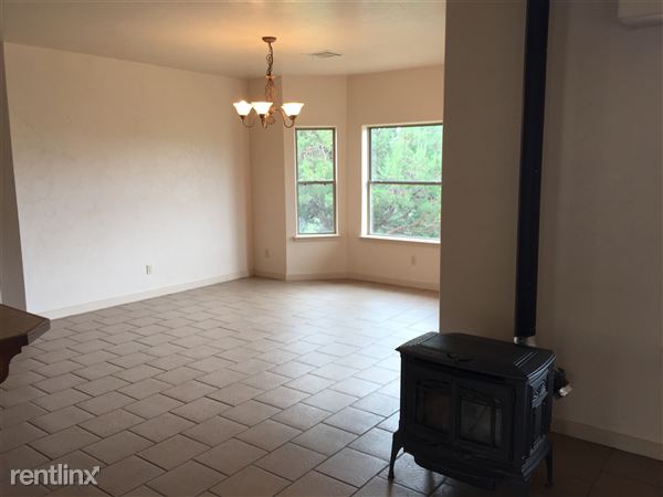 Foto del edificio - 4533 N Eddie Ward Way