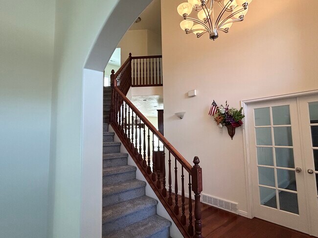Building Photo - 5665 Piney View Ct
