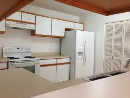 Building Photo - RENOVATED WESTLOCH FAIRWAYS HOME W/2 CAR ENCLOSED GARAGE