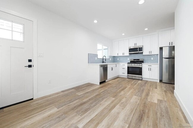 Foto del edificio - 6748 N Elman St