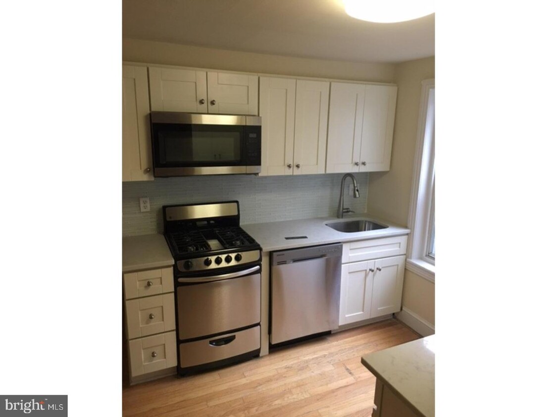 Foto principal - 2441 Fairmount Ave