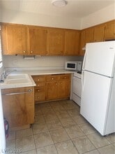 Building Photo - 820 A