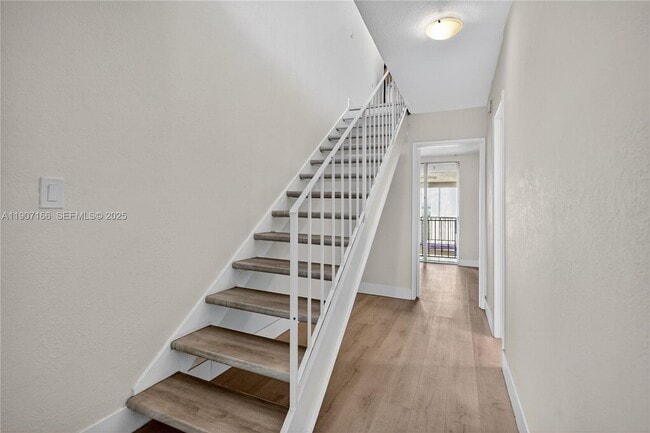 Building Photo - 9210 Fontainebleau Blvd