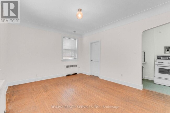 Building Photo - 17 Webber Ave